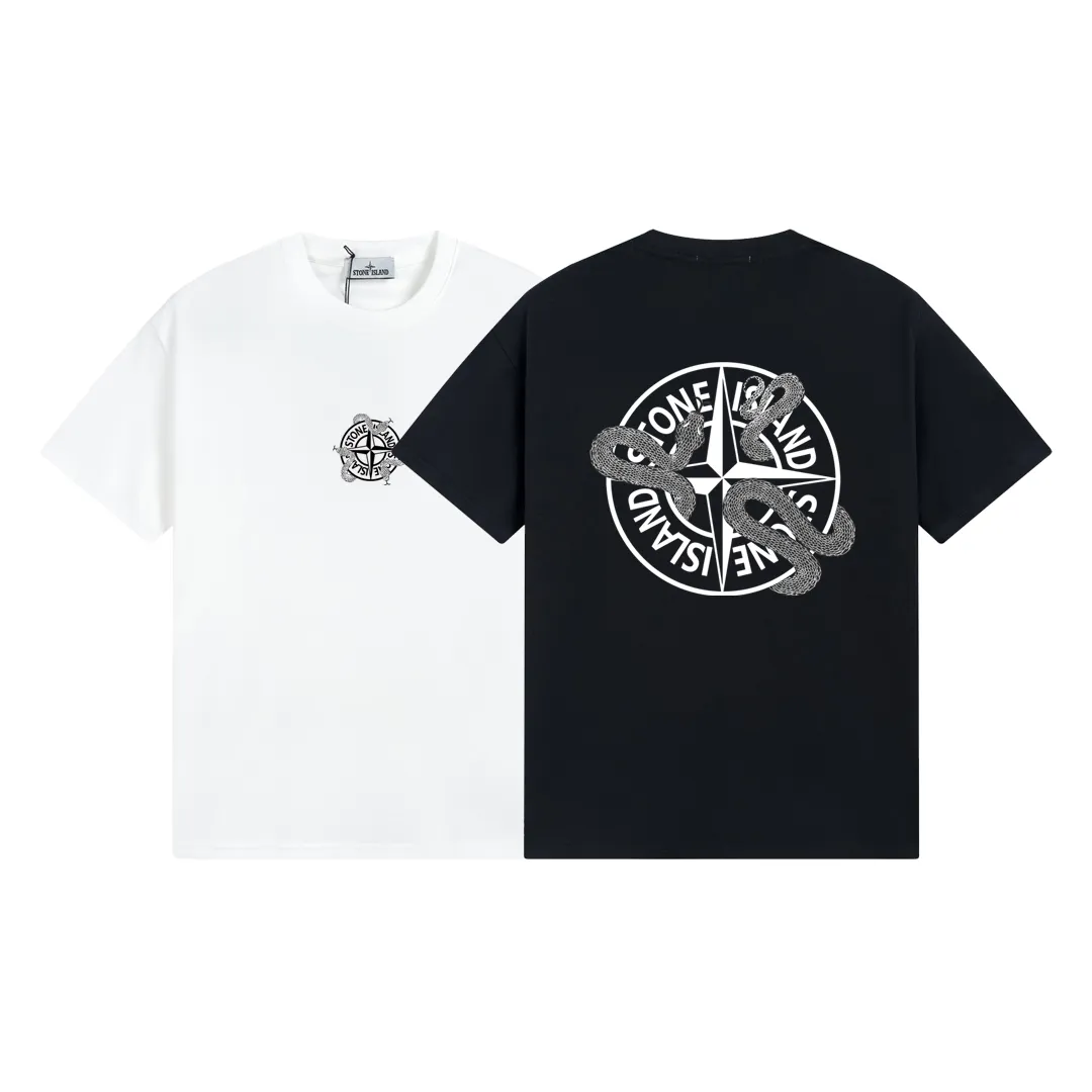 W678#P110💰 2025🆕 Stone lsland/Stone Island New Year of the Snake new logo printed short-sleeved T-shirt ⚠️[Original creation with high control of details] -Made of 260 grams of combed cotton double yarn, soft and comfortable to the touch, sweat-absorbent and breathable. -Simple basic and versatile style, original quality, the first choice for couples. -Made in a large factory, four needles and five threads on the shoulder, neat alignment, high quality workmanship. -Same style for men and women. Very versatile, one piece for everyone, details are clearly visible. Color: Black White Size: M L